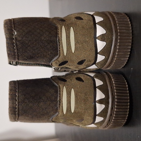 3 pairs boots size 7t - Picture 7 of 11